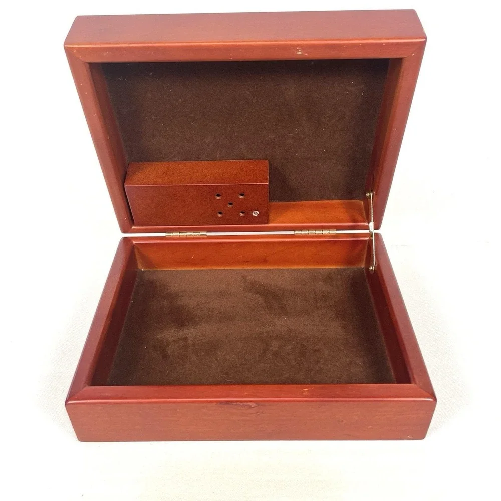 Vintage‎ Wild Turkey Call Jewelry Trinket Box Cherry Wood 3D Hunting Decor